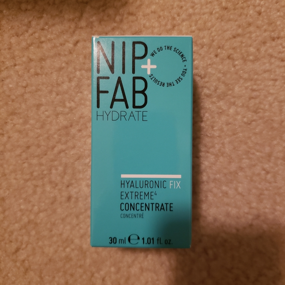 NIP + FAB Hydrate Hyaluronic Fix Extreme 4 Concentrate